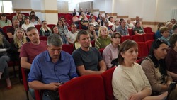 Глава Борисовского района Владимир Переверзев встретился  с родителями выпускных классов 