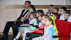 200 детей посетили ёлку главы Борисовского района