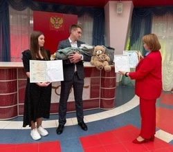 Почти 9 тысяч детей Белгородской области получили подарки ко дню своего рождения