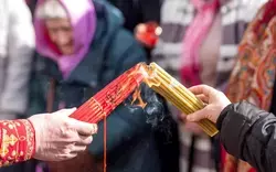 Жители Белгородской области встретили Благодатный огонь 