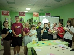 Познавательно-игровая программа «Читаем, смотрим, творим!» прошла в Центральной библиотеки 