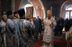 Епископ Софроний совершил Божественную литургию в Знаменском храме села Красный Куток