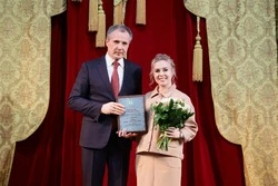 Вячеслав Гладков вручил награды работникам культуры Борисовского округа