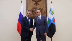 Вячеслав Гладков обсудил вопросы сотрудничества с полномочным послом из Узбекистана