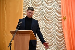 Анатолий Гринёв выступил с докладом перед депутатами земского собрания 
