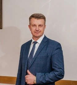 Владимир Переверзев поздравил женщин Борисовского округа с Днём матери