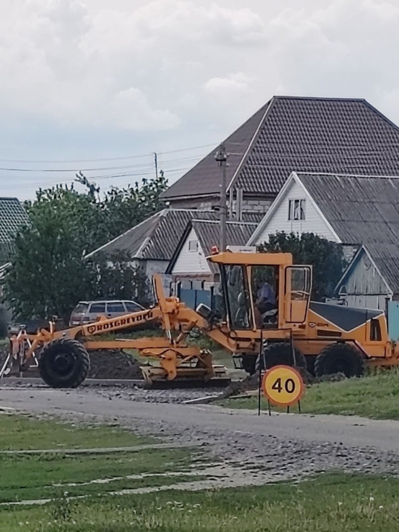 Работы по благоустройству улицы Оболенцева стартовали в Стригунах