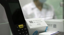 Гладков призвал жителей активнее пользоваться ботом в мессенджере MAX для записи к врачам