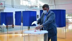 Николай Давыдов проголосовал одним из первых сегодня