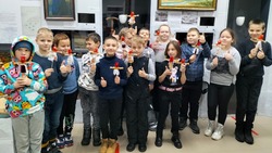 Учащиеся Борисовской школы своими руками изготовили народную куклу-оберег 