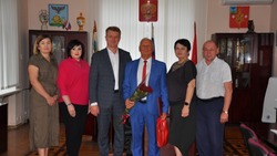 Руководитель муниципалитета поздравил профессора Виталия Хрисанова с 75-летием