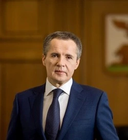 Вячеслав Гладков поздравил работников и ветеранов дорожной отрасли Белгородской области