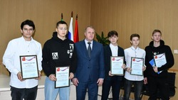 Пять борисовских студентов получили свидетельства на именную стипендию главы района
