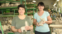 Передовая бригада. Литейщицы «Борисовской керамики» — о создании глиняных изделий