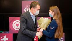 Врио губернатора Вячеслав Гладков наградил волонтёров за работу в пандемию