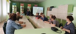 Сотрудники Центральной библиотеки Борисовского района провели час семейного общения