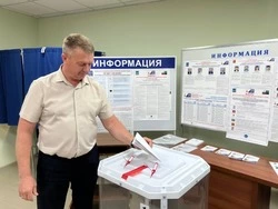 В первый день голосования свой выбор сделал глава администрации Борисовского района 
