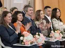 Вячеслав Гладков вручил премию имени Шухова 12 белгородцам