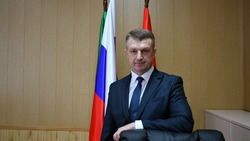 Владимир Переверзев поздравил представителей старшего поколения с Днём пожилого человека