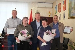 Глава округа Владимир Переверзев вручил награды сотрудникам ЖКХ