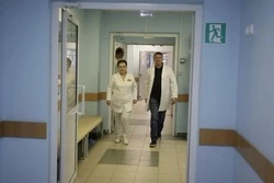 Врио губернатора Шуваев навестил раненых детей в  больнице