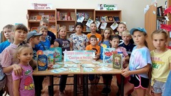 Маршрут выходного дня «Солнечные встречи с книгой» прошёл в Стригуновской модельной библиотеке 