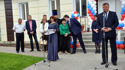 Николай Давыдов поздравил борисовцев с Днём социального работника