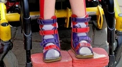 Дети с инвалидностью получат право на реабилитацию по электронному сертификату 