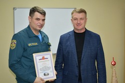 Владимир Переверзев поздравил борисовских спасателей с профессиональным праздником 