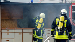 Спасатели потушили возгорание летней кухни в Борисовке