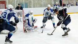 Молодёжная хоккейная команда «Белгород» обыграла «Карелию» со счётом 10:2
