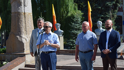 Евгений Савченко поздравил борисовцев с Днём района