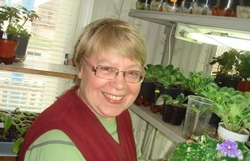 Алла Королёва увлекается росписью камней, цветоводством, ландшафтным дизайном и рукоделием