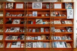Белгородская научная библиотека открыла выставку ко дню рождения Владимира Высоцкого