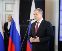 Вячеслав Гладков вручил награды жителям Борисовского района