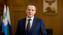Вячеслав Гладков поздравил женщин Белгородской области с Днём Матери