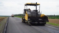 Специалисты завершают дорожные работы на подъезде  к селу Красный Куток