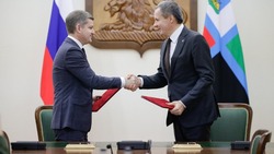 Вячеслав Гладков подписал соглашение с Президентским фондом культурных инициатив