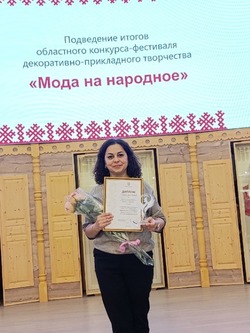  Жюри конкурса «Мода на народное» высоко оценило работу семьи  Новицких из Борисовки