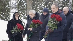 Вячеслав Гладков почтил память Василия Горина в селе Бессоновка