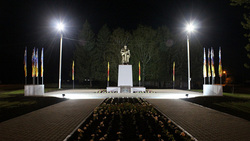 Сотрудники Белгородэнерго обеспечили современную подсветку памятников в посёлке Борисовка