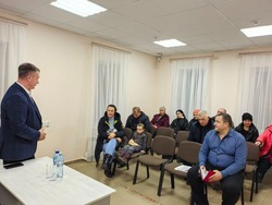 Владимир Переверзев начал проводить встречи с жителями Борисовского района 