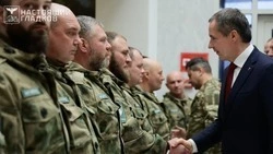 Вячеслав Гладков передал бойцам отряда «БАРС-Белгород» медали от Министерства обороны
